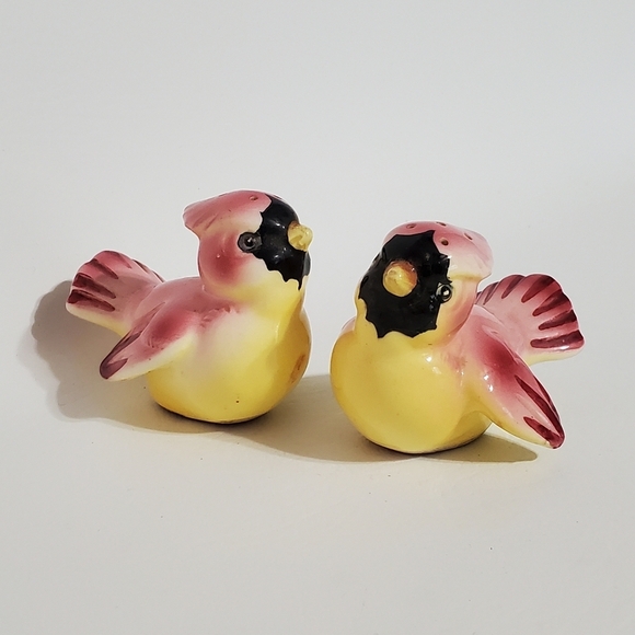 Pink Yellow Birds Salt Pepper Shakers Cardinal - Picture 1 of 7